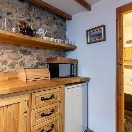Bwthyn Capten - A Charming Cottage For Up To 6 Newport  Exteriör bild